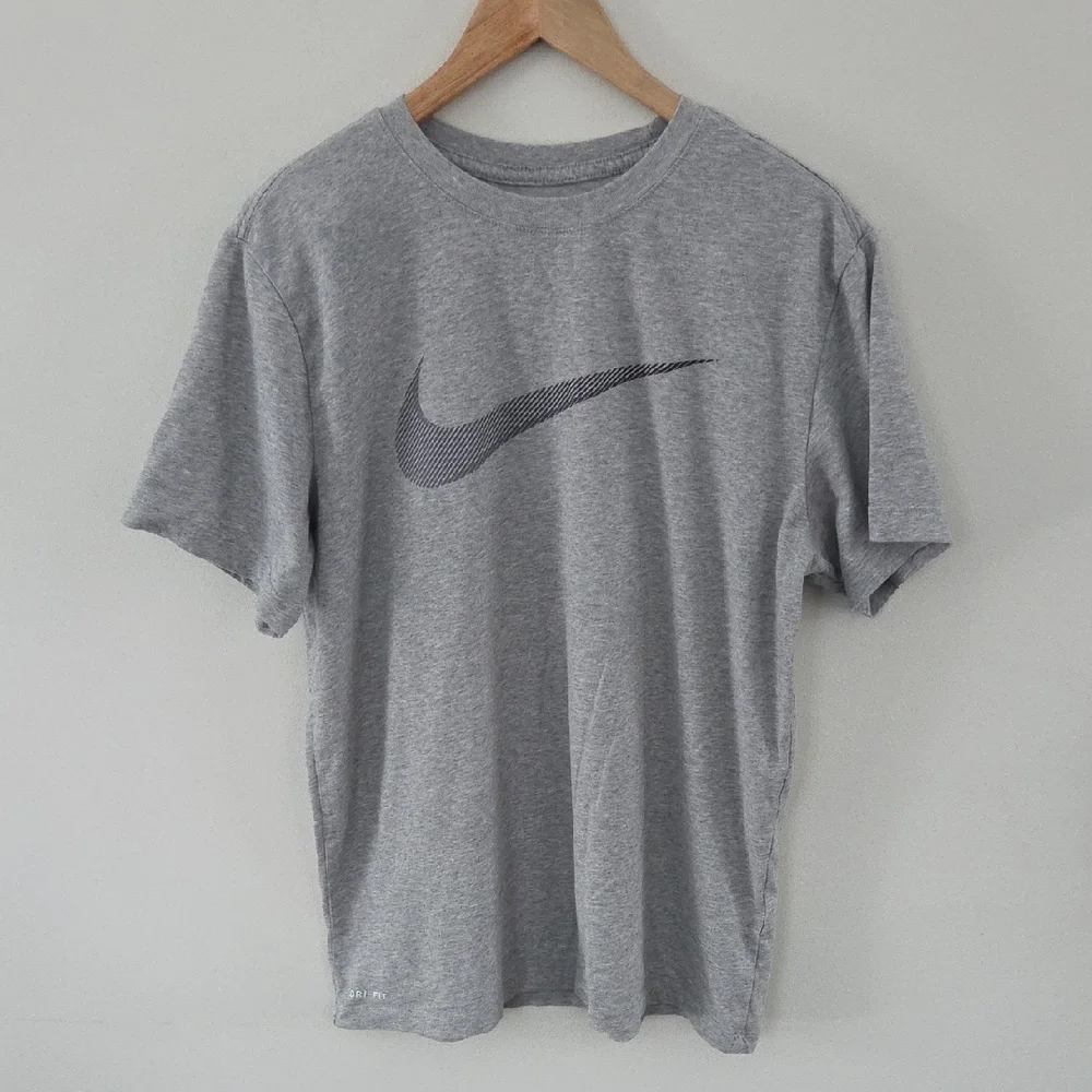 Nike Dri-fit Strikers Gray Short Sleeve Tee
